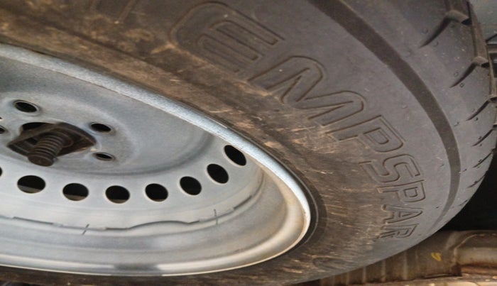 2023 Mahindra XUV700 AX 7 P MT 7 STR, Petrol, Manual, 17,389 km, tyre