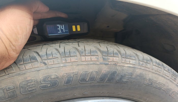 2012 Maruti Swift VXI, Petrol, Manual, 73,216 km, tyre