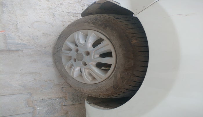2018 Tata Tiago XZ PETROL, Petrol, Manual, 70,085 km, tyre