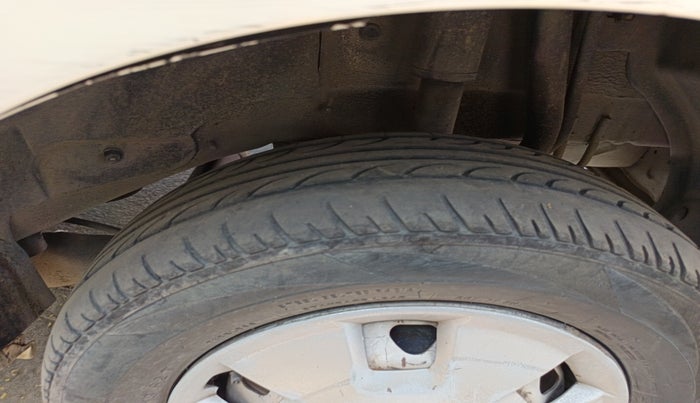 2012 Tata Indica Vista LX TDI, Diesel, Manual, 1,60,967 km, tyre