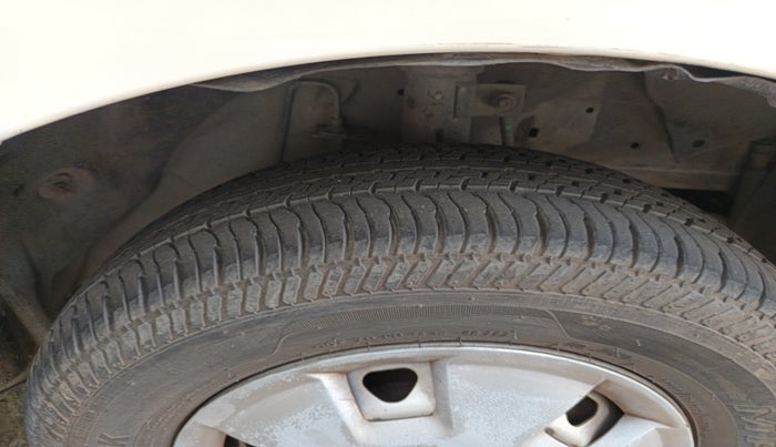 2012 Tata Indica Vista LX TDI, Diesel, Manual, 1,60,967 km, tyre