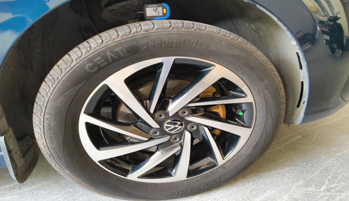 2023 Volkswagen VIRTUS TOPLINE TSI 1.0 AT, Petrol, Automatic, 40,622 km, tyre