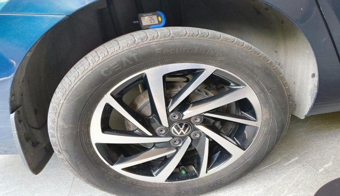 2023 Volkswagen VIRTUS TOPLINE TSI 1.0 AT, Petrol, Automatic, 40,622 km, tyre