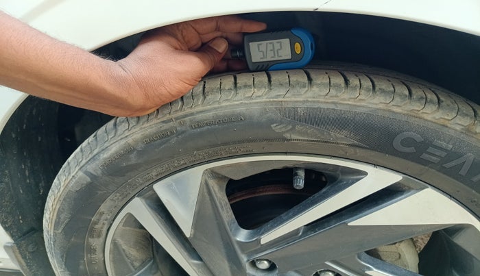 2023 Hyundai NEW I20 ASTA 1.2 MT, Petrol, Manual, 55,080 km, tyre