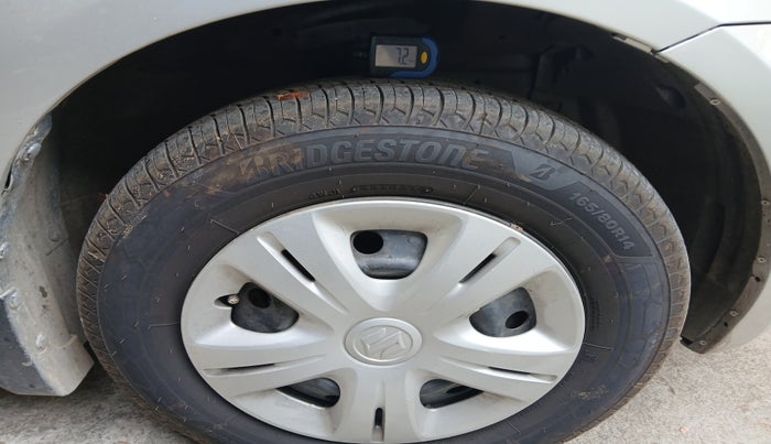 2013 Maruti Swift VDI, Diesel, Manual, 1,01,579 km, tyre