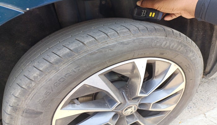 2020 Skoda Karoq STYLE 1.5 TSI AT, Petrol, Automatic, 1,06,214 km, tyre