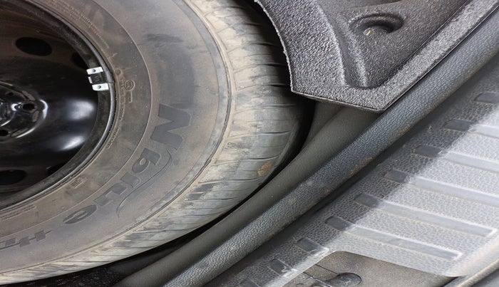 2020 Skoda Karoq STYLE 1.5 TSI AT, Petrol, Automatic, 1,06,214 km, tyre