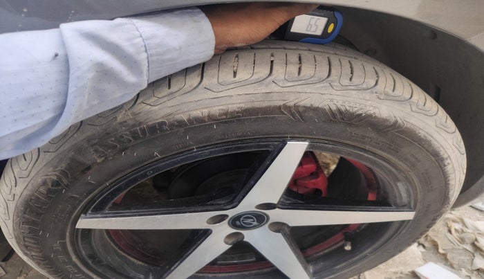 2019 Maruti Swift VXI AMT, Petrol, Automatic, 48,856 km, tyre