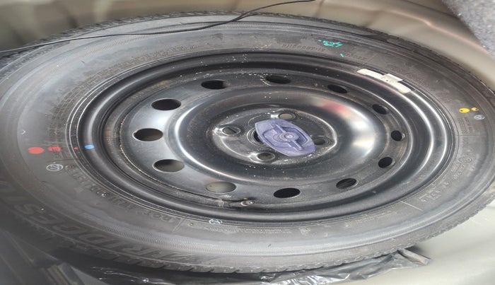 2019 Maruti Swift VXI AMT, Petrol, Automatic, 48,856 km, tyre