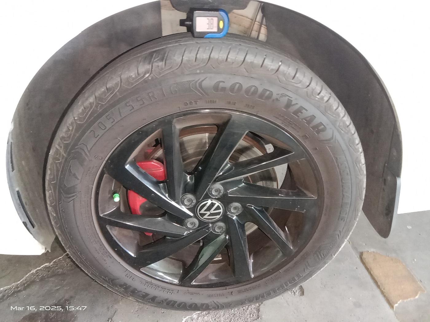 2023 Volkswagen VIRTUS GT PIUS 1.5 TSI, Petrol, Manual, 29,115 km, tyre