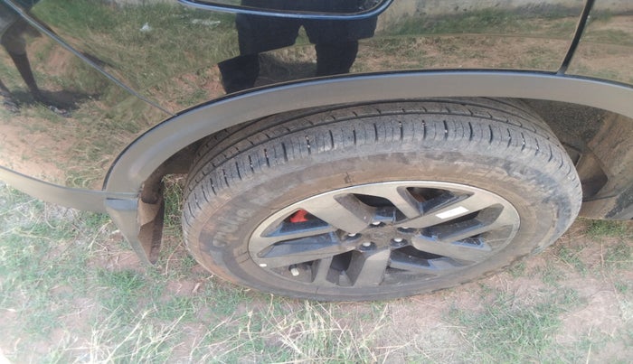 2023 Tata Harrier XZA + O 2.0L RED DARK EDITION 5 STR, Diesel, Automatic, 29,340 km, tyre