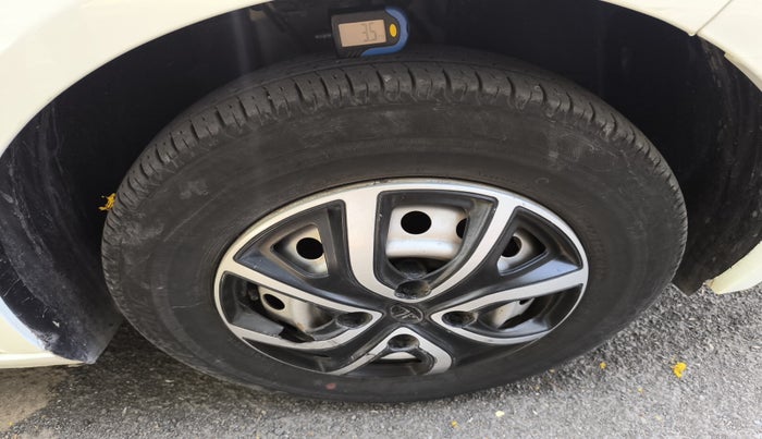 2022 Tata ALTROZ XE PLUS PETROL, Petrol, Manual, 31,052 km, tyre