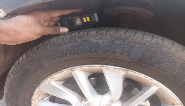 2016 Mahindra Kuv100 K8 6 STR, Petrol, Manual, 66,345 km, tyre
