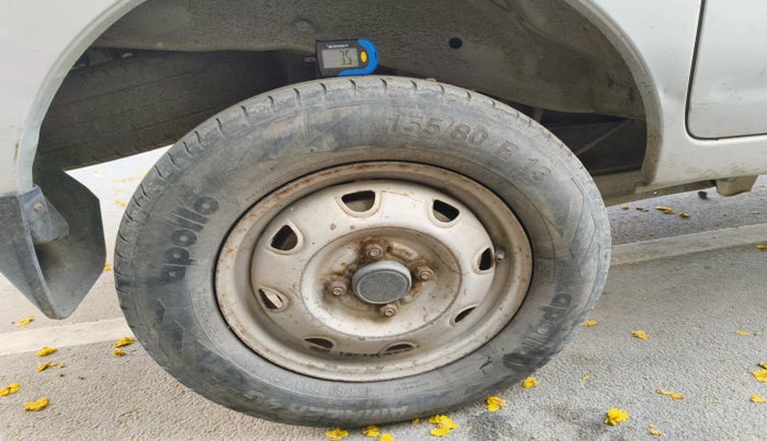 2014 Maruti Eeco 5 STR WITH A/C+HTR, Petrol, Manual, 1,19,054 km, tyre