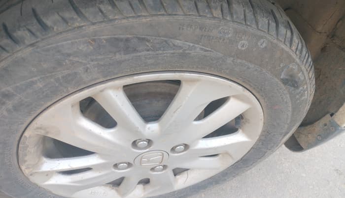 2013 Honda Amaze 1.5L I-DTEC VX, Diesel, Manual, 1,28,174 km, tyre