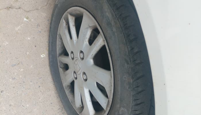 2013 Honda Amaze 1.5L I-DTEC VX, Diesel, Manual, 1,28,174 km, tyre