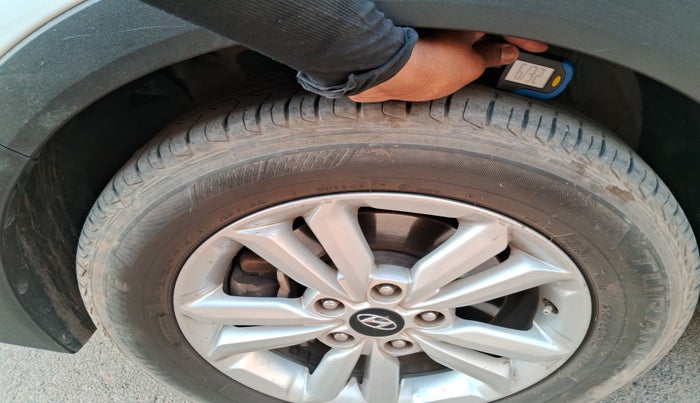 2018 Hyundai Creta SX 1.6 DIESEL, Diesel, Manual, 1,10,406 km, tyre