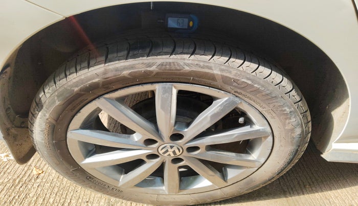 2021 Volkswagen Polo HIGHLINE PLUS 1.0, Petrol, Manual, 1,06,488 km, tyre