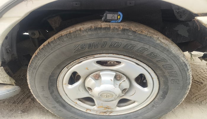 2011 Tata Safari 4X2 EX DICOR, Diesel, Manual, 74,128 km, tyre