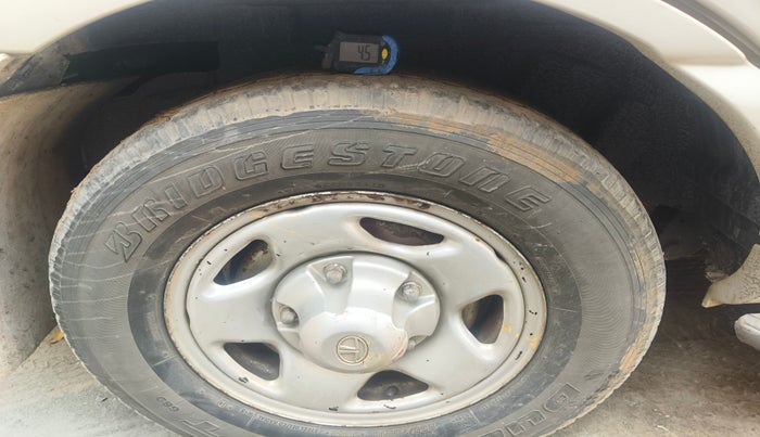2011 Tata Safari 4X2 EX DICOR, Diesel, Manual, 74,128 km, tyre