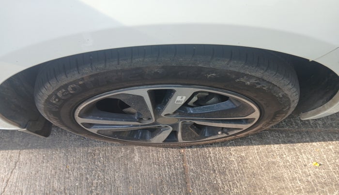 2024 Tata ALTROZ XZA + SUNROOF, Petrol, Automatic, 10,816 km, tyre