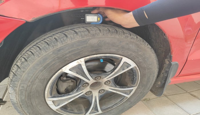 2010 Volkswagen Polo COMFORTLINE 1.2L, Diesel, Manual, 1,13,858 km, tyre