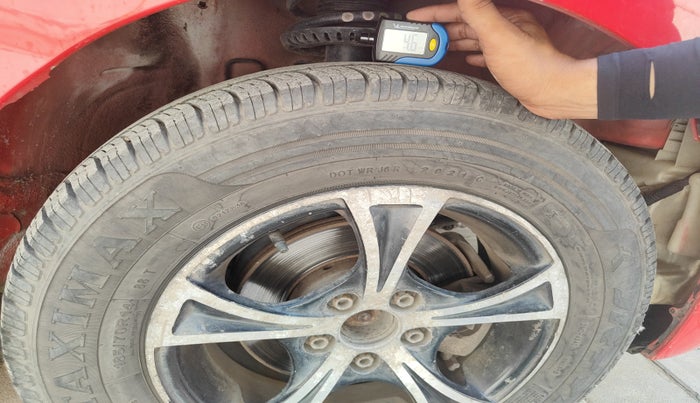 2010 Volkswagen Polo COMFORTLINE 1.2L, Diesel, Manual, 1,13,858 km, tyre