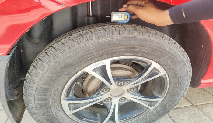 2010 Volkswagen Polo COMFORTLINE 1.2L, Diesel, Manual, 1,13,858 km, tyre