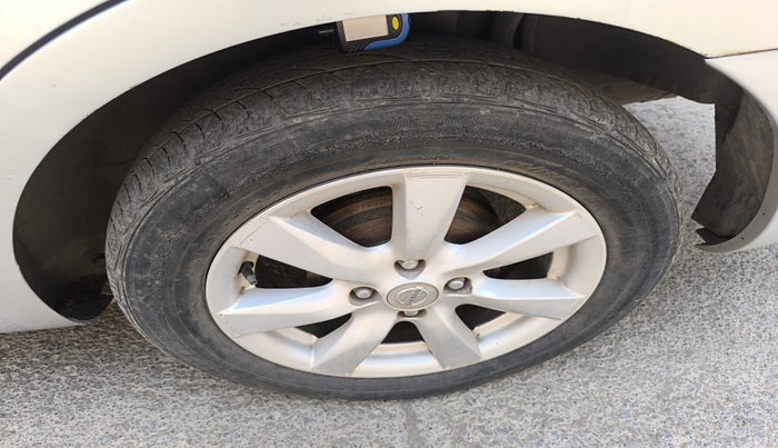 2012 Nissan Sunny XV DIESEL, Diesel, Manual, 73,550 km, tyre