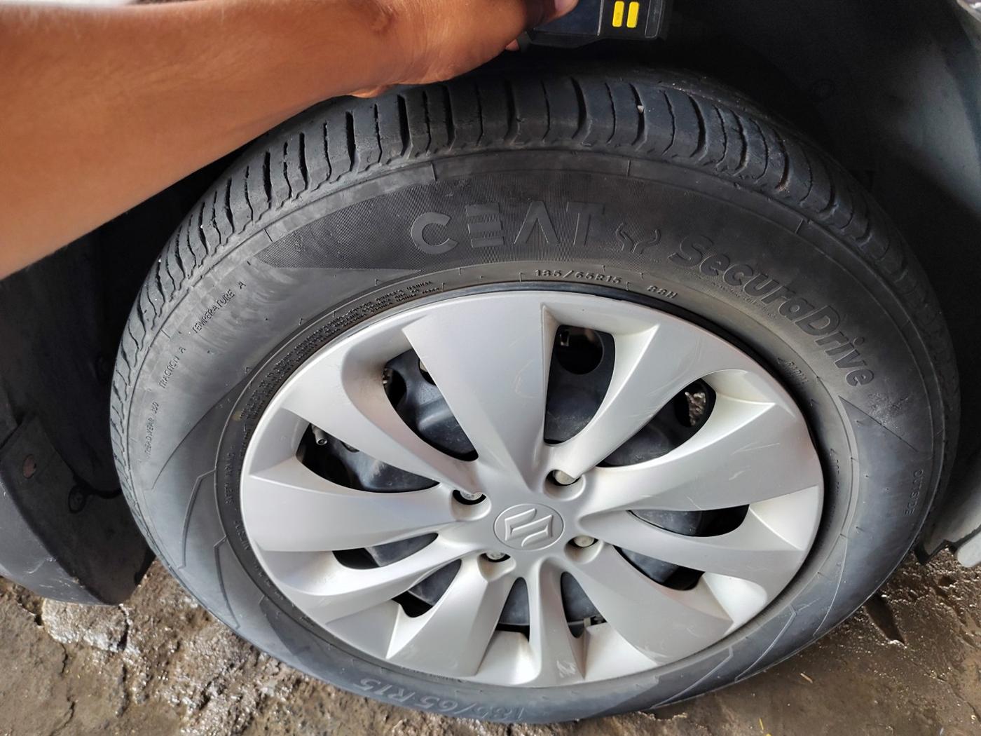 2017 Maruti Baleno DELTA DIESEL 1.3, Diesel, Manual, 52,402 km, tyre