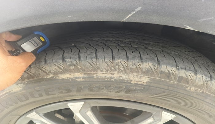 2022 Mahindra XUV700 AX 7 D AT AWD 7 STR, Diesel, Automatic, 1,17,202 km, tyre