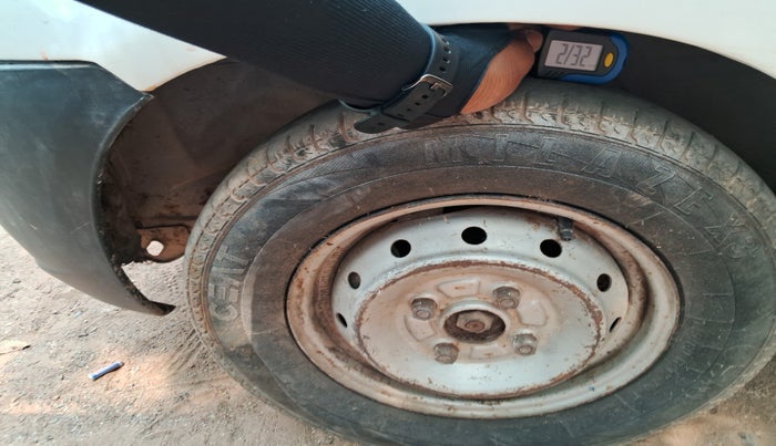 2011 Maruti Alto STD, Petrol, Manual, 64,017 km, tyre