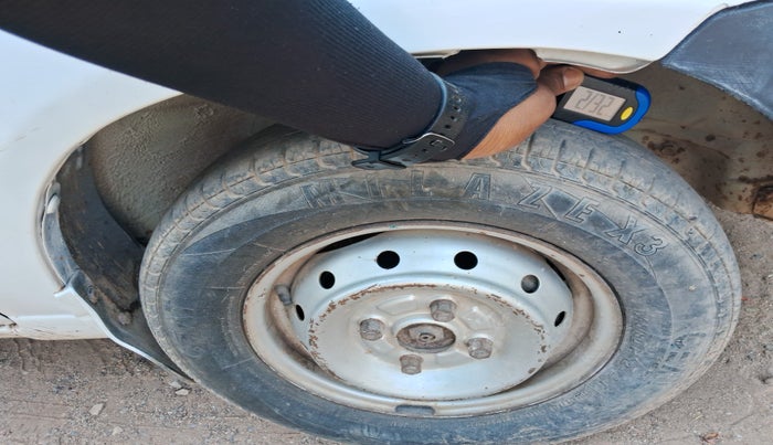 2011 Maruti Alto STD, Petrol, Manual, 64,017 km, tyre