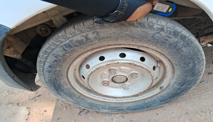 2011 Maruti Alto STD, Petrol, Manual, 64,017 km, tyre