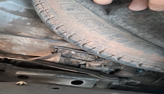 2011 Maruti Alto STD, Petrol, Manual, 64,017 km, tyre