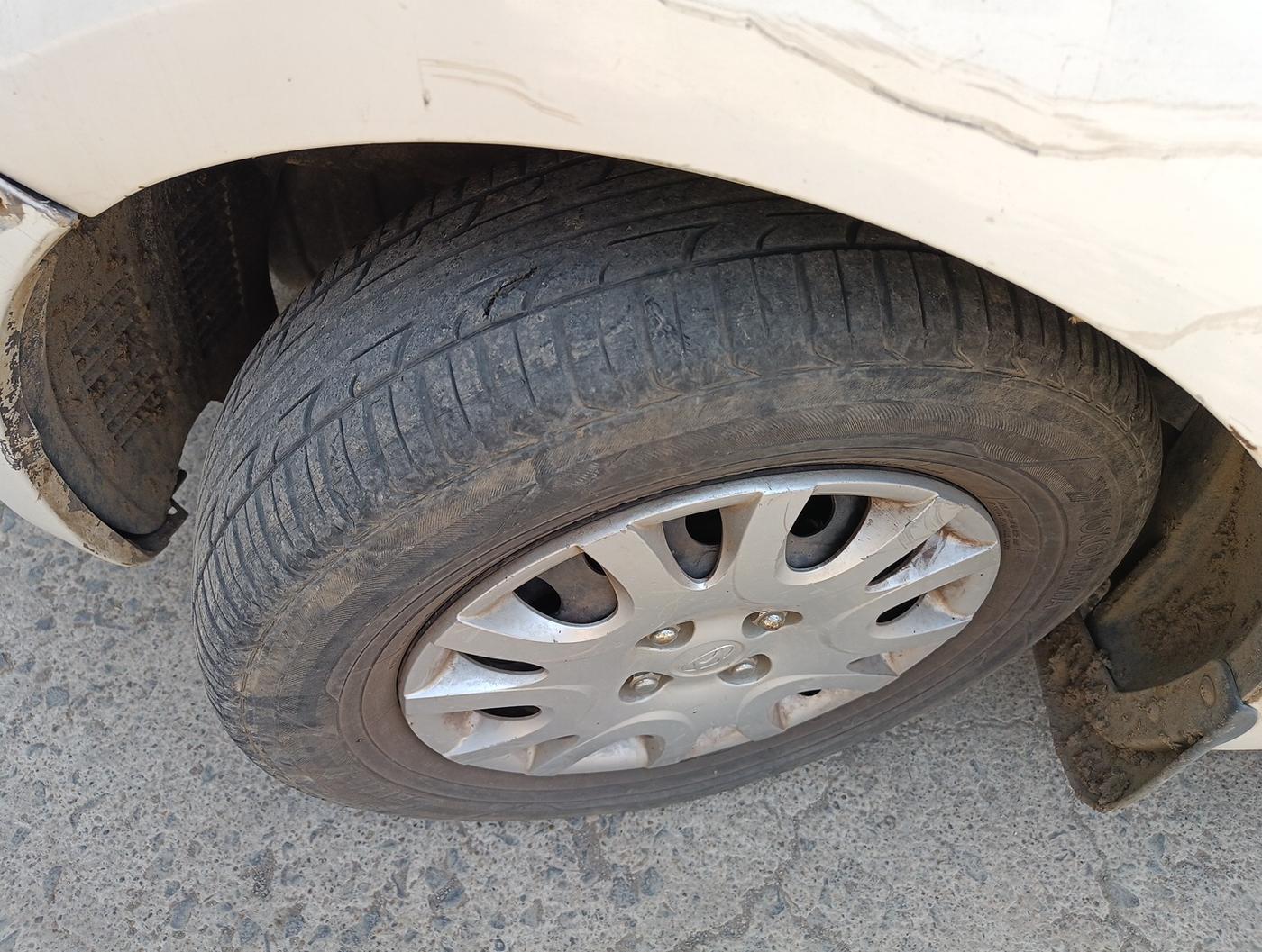 2011 Hyundai i20 MAGNA (O) 1.2, Petrol, Manual, 99,389 km, tyre