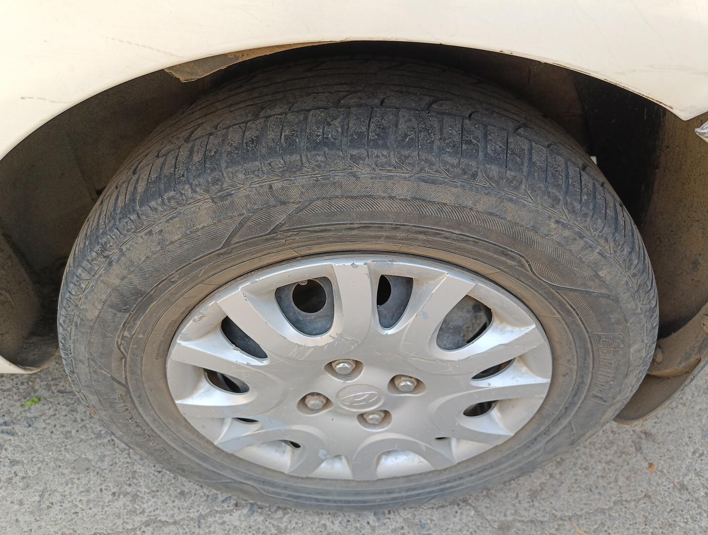 2011 Hyundai i20 MAGNA (O) 1.2, Petrol, Manual, 99,389 km, tyre