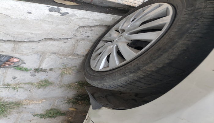 2014 Toyota Etios G, Petrol, Manual, 1,43,829 km, tyre