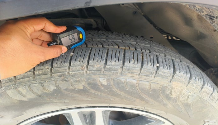 2017 Toyota Fortuner 2.8 4X2 AT, Diesel, Automatic, 1,85,194 km, tyre