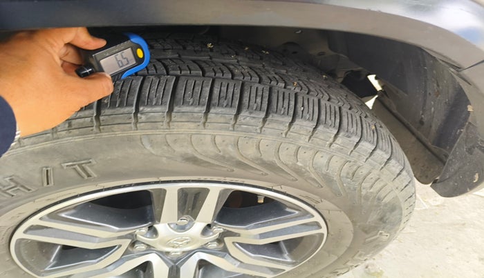 2017 Toyota Fortuner 2.8 4X2 AT, Diesel, Automatic, 1,85,194 km, tyre