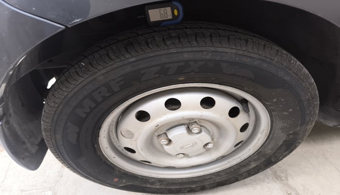 2013 Hyundai i10 ERA 1.1, Petrol, Manual, 60,144 km, tyre