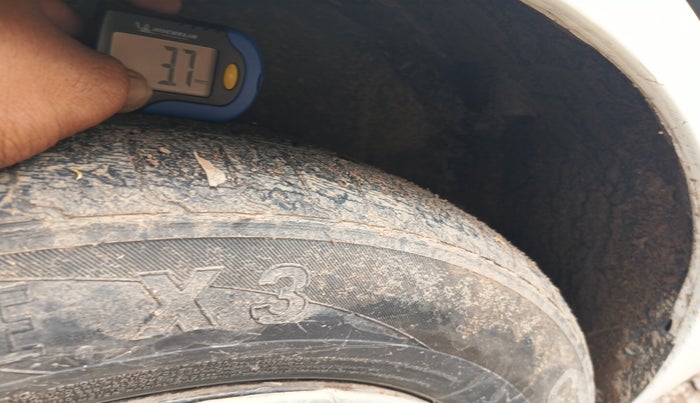 2013 Maruti Ertiga VDI, Diesel, Manual, 1,59,651 km, tyre