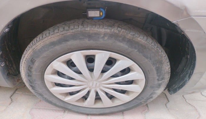 2015 Maruti Swift Dzire VDI, Diesel, Manual, 78,187 km, tyre
