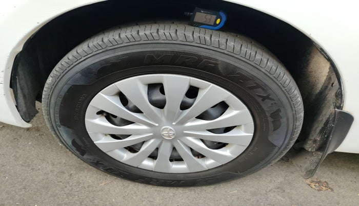 2013 Toyota Etios Liva G, Petrol, Manual, 1,68,908 km, tyre