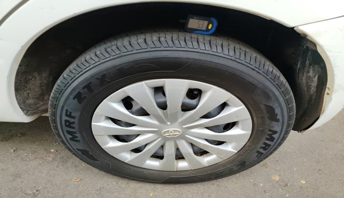 2013 Toyota Etios Liva G, Petrol, Manual, 1,68,908 km, tyre
