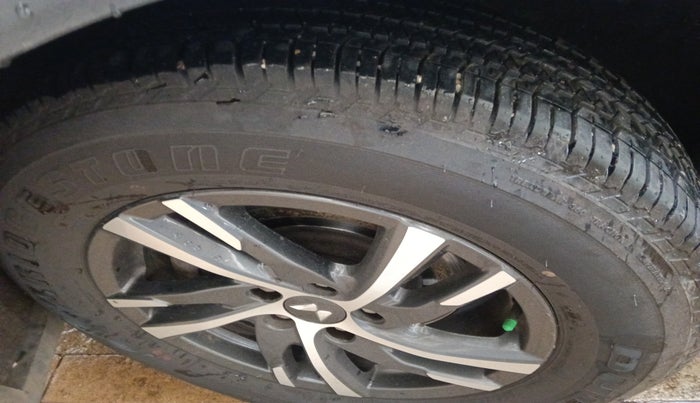 2022 Mahindra XUV700 AX 5 P MT 7 STR, Petrol, Manual, 90,521 km, tyre