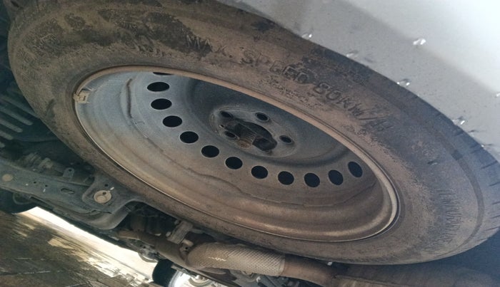 2022 Mahindra XUV700 AX 5 P MT 7 STR, Petrol, Manual, 90,521 km, tyre