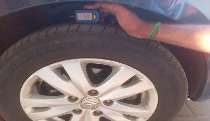 2017 Maruti Ertiga ZXI+, Petrol, Manual, 80,736 km, tyre