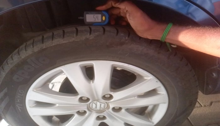 2017 Maruti Ertiga ZXI+, Petrol, Manual, 80,736 km, tyre