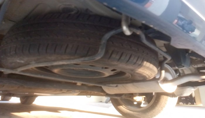 2017 Maruti Ertiga ZXI+, Petrol, Manual, 80,736 km, tyre